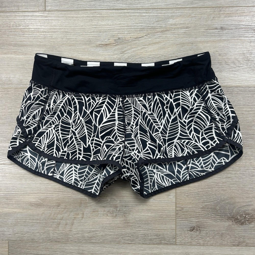Lululemon Size 8 Low Rise Speed Up 2.5" Stretch Shorts Pretty Palm Black‎ Angel